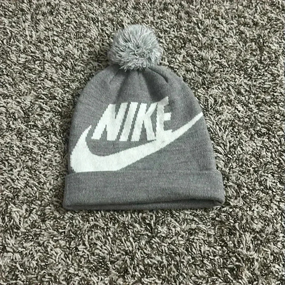 Nike Kids Beanie Hat - Picture 1 of 2